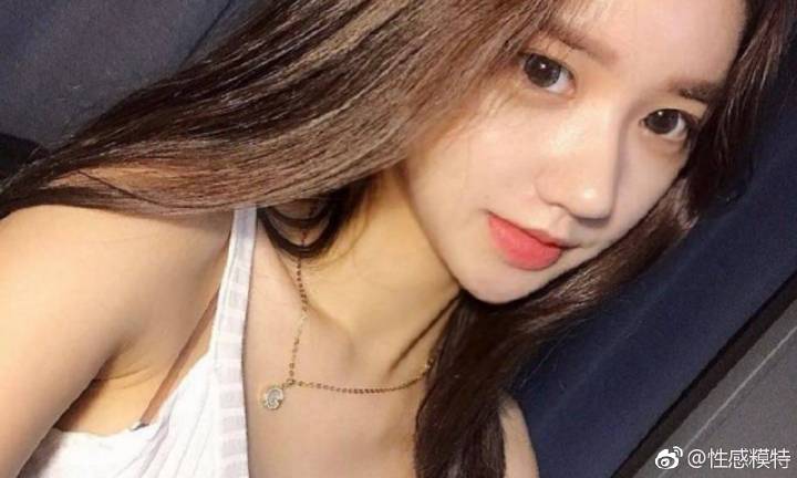 对爱泼斯坦案改口后，特朗普陷入多重“围攻” | 国际识局